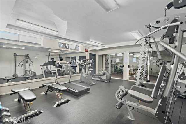 Detail Gallery Image 16 of 21 For 15455 Sherman Way #15,  Van Nuys,  CA 91406 - 2 Beds | 2 Baths