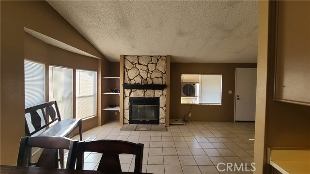 Detail Gallery Image 5 of 15 For 4080 Pedley #49,  Jurupa Valley,  CA 92509 - 2 Beds | 2 Baths