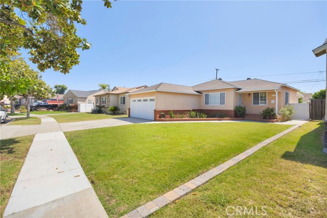 4736 Vangold Avenue, Lakewood CA: https://media.crmls.org/medias/71bcfb41-1306-497c-acfc-6f22f9110bc5.jpg