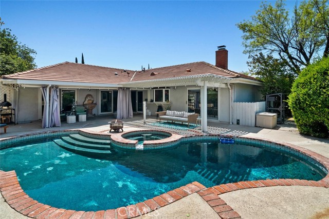 20451 Bermuda Street, Chatsworth CA: https://media.crmls.org/medias/71bd0dc4-9e73-4821-9080-2b32525eb3a8.jpg