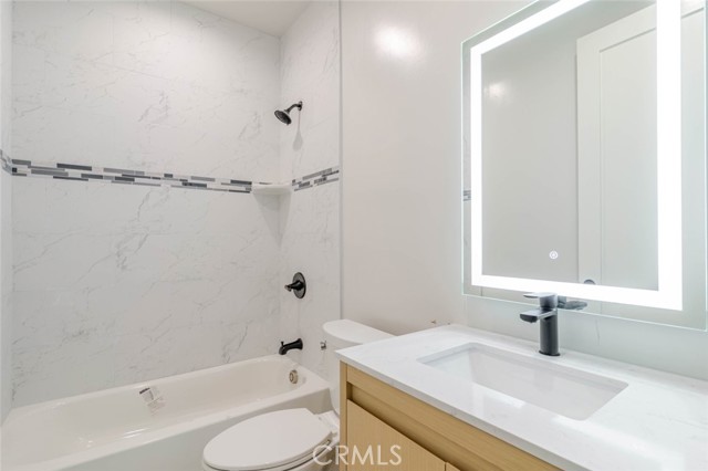 7416 Valaho Lane, Tujunga CA: https://media.crmls.org/medias/71beb570-ac39-4fca-9b32-27a7907283c2.jpg