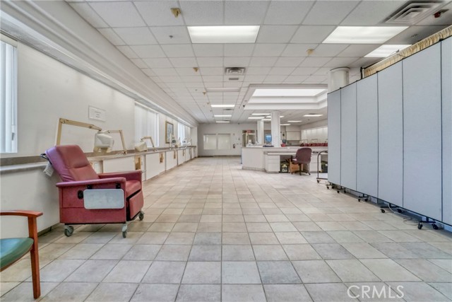 994 South La Brea Avenue, Inglewood, California 90301, ,Commercial Lease,For Rent,994 South La Brea Avenue,CRSB25022780
