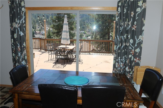 Detail Gallery Image 5 of 30 For 39039 Bayview Ln, Big Bear Lake,  CA 92315 - 3 Beds | 2 Baths