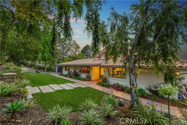 1525 Ramona Drive, Camarillo CA: https://media.crmls.org/medias/71bf9091-5f14-470c-b841-43f503f490c3.jpg