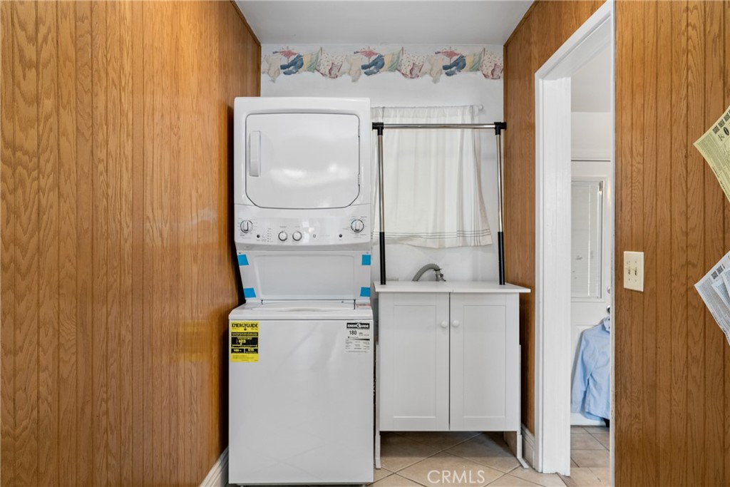 https://media.crmls.org/medias/71c00bf5-ad6b-4e78-a76c-823aac8624a4.jpg?preset=X-Large