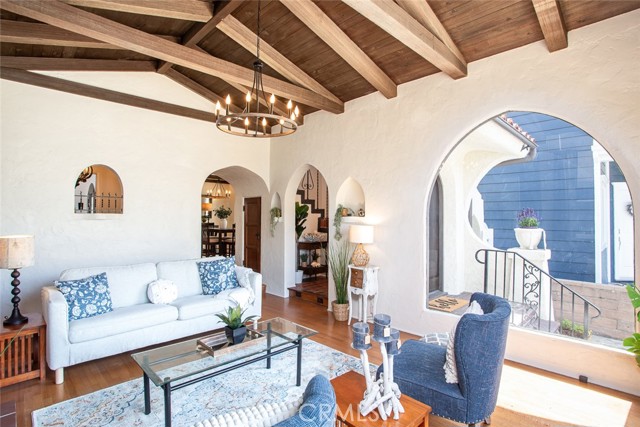 130 Claremont Avenue, Long Beach CA: https://media.crmls.org/medias/71c07b8d-c6e0-429d-8a76-e5d12b99961e.jpg