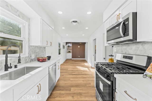 325 Echo Court, San Bernardino CA: https://media.crmls.org/medias/71c227ef-1426-4f64-a674-7f81689f32e7.jpg