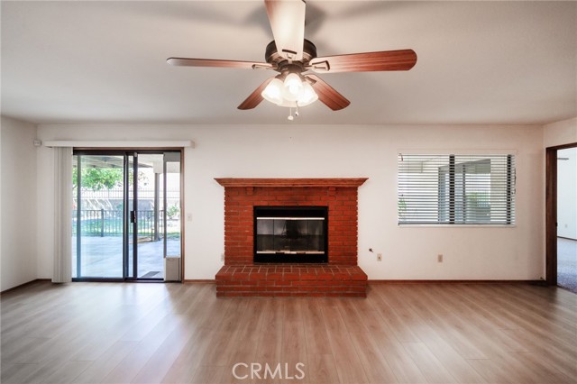 4050 Bordeaux Lane, Hemet CA: https://media.crmls.org/medias/71c25801-c8fb-4b6a-b653-666c501e54ae.jpg