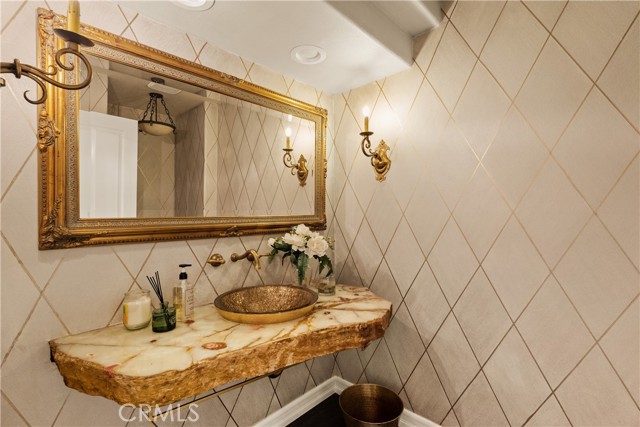 Detail Gallery Image 20 of 44 For 4909 Woodley Ave, Encino,  CA 91436 - 5 Beds | 4 Baths