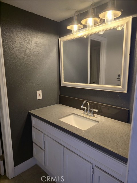 Detail Gallery Image 5 of 8 For 3845 Farquhar Ave #212,  Los Alamitos,  CA 90720 - 2 Beds | 1 Baths