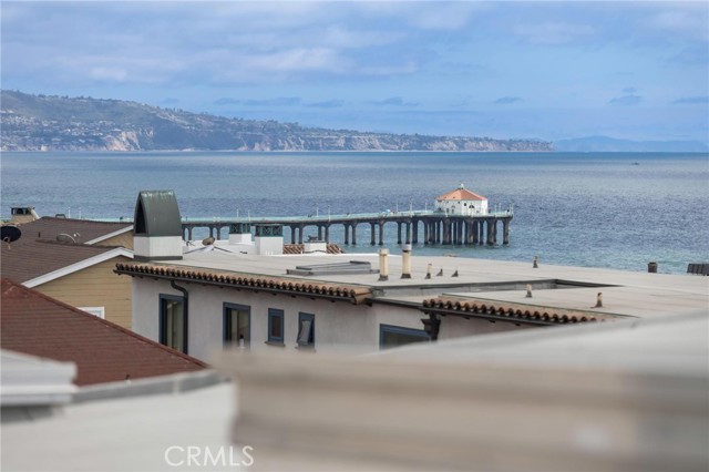 129 20th Street, Manhattan Beach CA: https://media.crmls.org/medias/71c41cef-bf54-47af-94da-9ec2134709e5.jpg