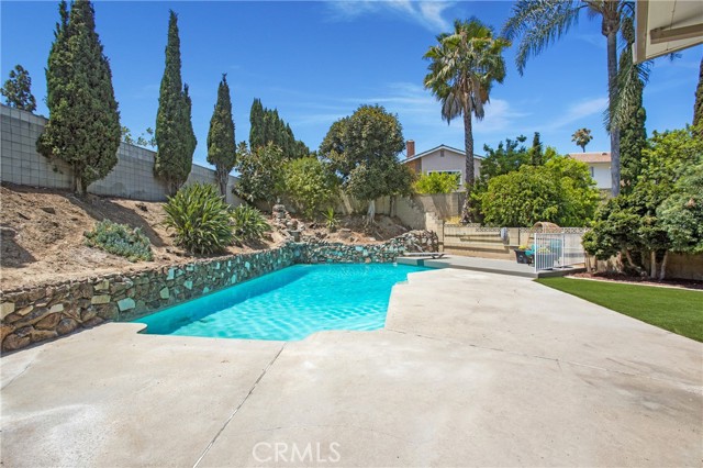 Image 33 of 41 For 25632 Adriana Street
