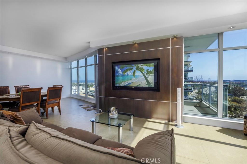 400 W Ocean Boulevard #1403