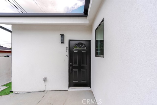 Detail Gallery Image 2 of 21 For 6215 Sylvia Ave, Tarzana,  CA 91335 - 3 Beds | 2 Baths