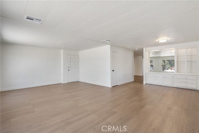 204 N La Paloma Avenue, San Jacinto CA: https://media.crmls.org/medias/71c6f7c7-f410-42f6-9343-781bec0e5c0d.jpg