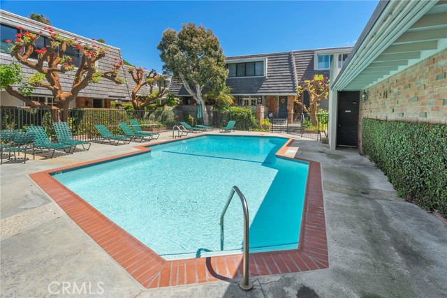 Image 29 of 34 For 4738 La Villa Marina  H