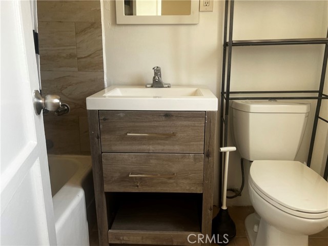 Detail Gallery Image 6 of 7 For 3709 Cherry Ave, Long Beach,  CA 90807 - 1 Beds | 1 Baths