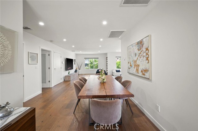 Detail Gallery Image 9 of 35 For 17642 Calvert St, Encino,  CA 91316 - 4 Beds | 2/1 Baths
