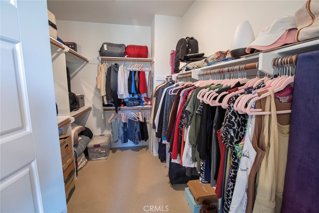 https://media.crmls.org/medias/71c91f96-c6b3-4613-b689-25840fa86104.jpg?preset=X-Large