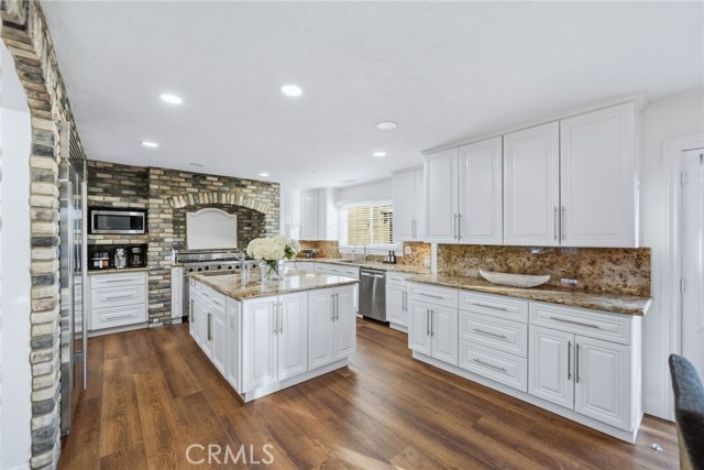 Detail Gallery Image 19 of 75 For 40900 via Los Altos, Temecula,  CA 92591 - 6 Beds | 5 Baths