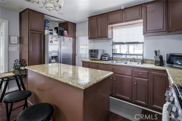10926 Corby Avenue, Norwalk CA: https://media.crmls.org/medias/71c9aa75-a827-4b0c-a137-855afc7d0cf2.jpg