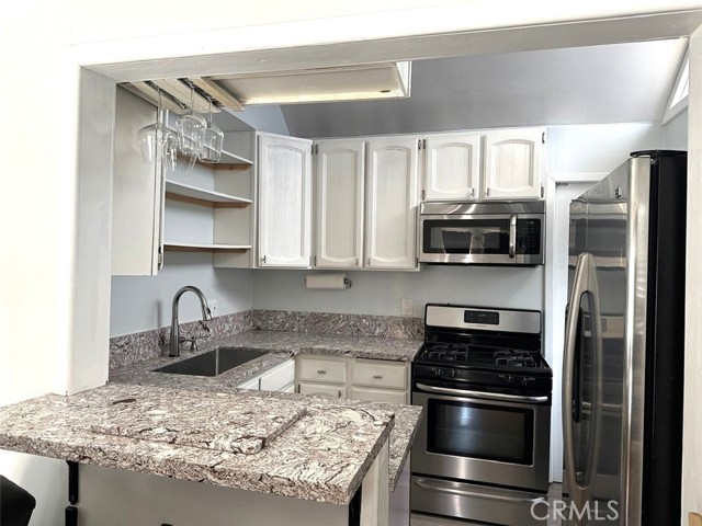 Detail Gallery Image 6 of 14 For 435 8th St, Hermosa Beach,  CA 90254 - 1 Beds | 1 Baths