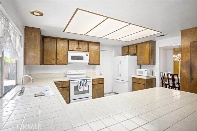 Detail Gallery Image 16 of 39 For 6145 Jasper St, Rancho Cucamonga,  CA 91701 - 4 Beds | 2 Baths