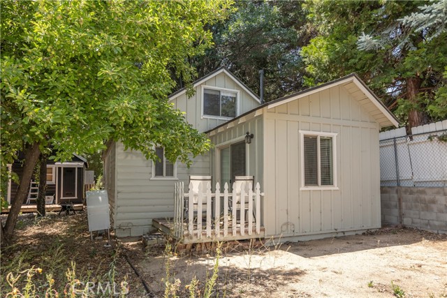 989 Cameron Drive, Big Bear Lake CA: https://media.crmls.org/medias/71ca511e-e40a-4011-aca8-7611a5fdbb6b.jpg