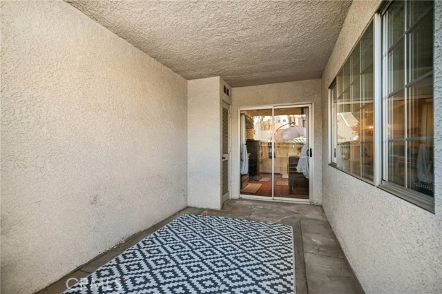 Detail Gallery Image 21 of 36 For 20155 Keswick St #112,  Winnetka,  CA 91306 - 2 Beds | 2/1 Baths