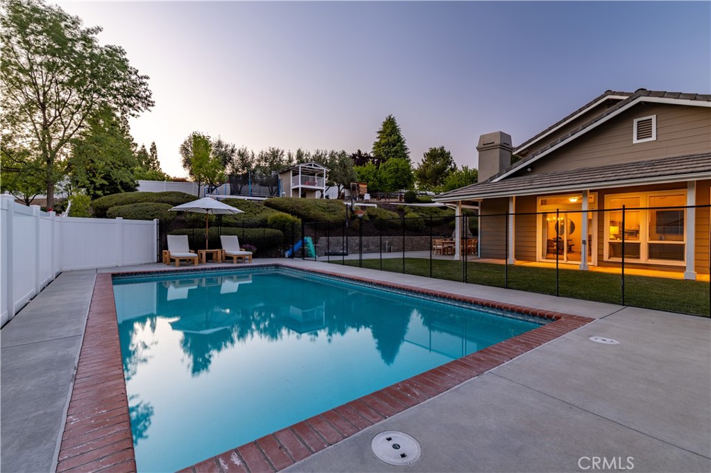 1307 Crown Way