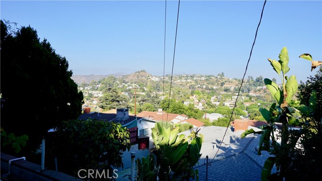 4435 Caledonia Way, Los Angeles CA: https://media.crmls.org/medias/71cbd3c5-3a69-40e3-98f6-4fb833757abd.jpg
