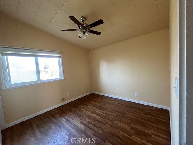 Detail Gallery Image 10 of 16 For 2633 E Lansing Way, Fresno,  CA 93726 - 2 Beds | 1 Baths