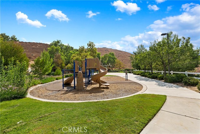 16462 Sun Summit Drive, Riverside CA: https://media.crmls.org/medias/71cce5ad-2529-4140-a829-d28acb24b5e0.jpg