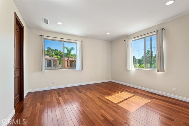 18267 Valley Vista Boulevard, Tarzana CA: https://media.crmls.org/medias/71ceb941-9cdb-4c2e-ba5c-10e1177f9d23.jpg