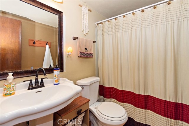 Detail Gallery Image 13 of 38 For 227 Santa Barbara Ave, Sugarloaf,  CA 92386 - 3 Beds | 2 Baths