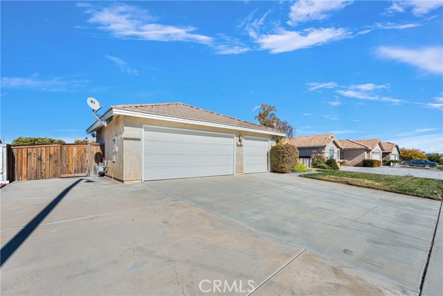 Detail Gallery Image 3 of 47 For 14240 Sepulveda Dr, Victorville,  CA 92392 - 4 Beds | 2 Baths