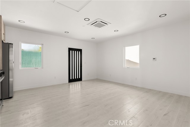 Detail Gallery Image 26 of 33 For 7943 Ledge Ave, Sun Valley,  CA 91352 - 3 Beds | 3 Baths