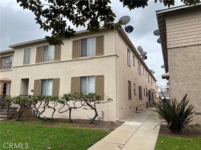 1110 E Carson Street, Long Beach CA: https://media.crmls.org/medias/71d00f74-4606-45db-acac-4c774aaeff02.jpg