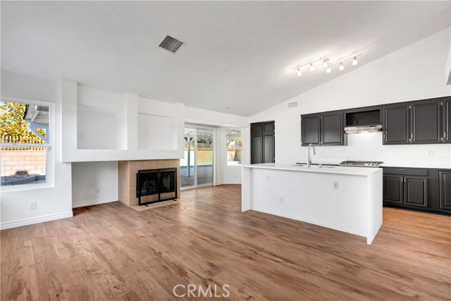 Detail Gallery Image 12 of 44 For 2031 Thomas Dr, Lancaster,  CA 93535 - 5 Beds | 2 Baths