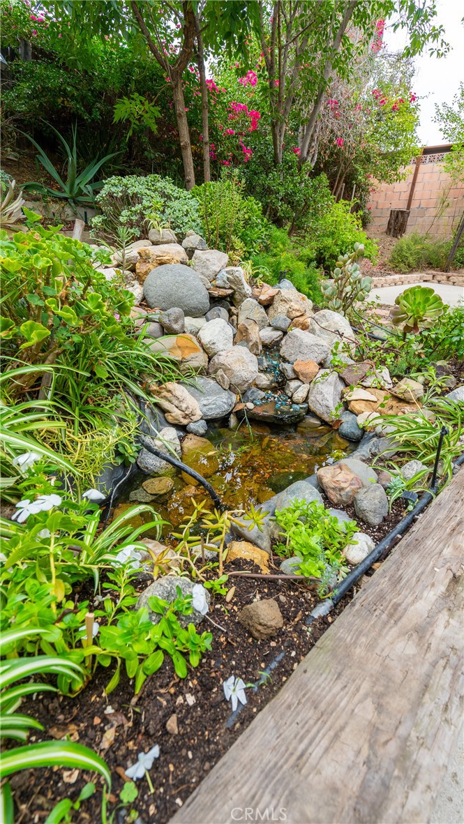 https://media.crmls.org/medias/71d08665-c765-4f4b-a57b-bff73109264e.jpg?preset=X-Large