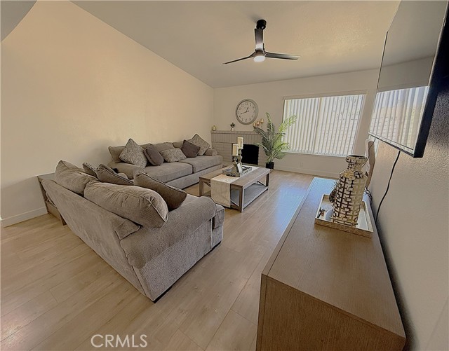 25557 Orangewood Lane, Hemet CA: https://media.crmls.org/medias/71d12fe4-0d1a-4bea-a176-08c72db6425f.jpg
