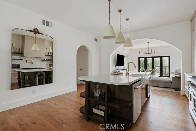 5142 Brynhurst Avenue, Los Angeles CA: https://media.crmls.org/medias/71d18e09-07b5-4a9b-84d1-24ea79ce5c04.jpg