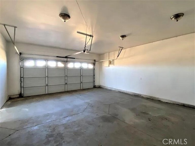7666 Poppy Boulevard, California City CA: https://media.crmls.org/medias/71d2300a-3231-48f0-b5d3-9c96850831ac.jpg