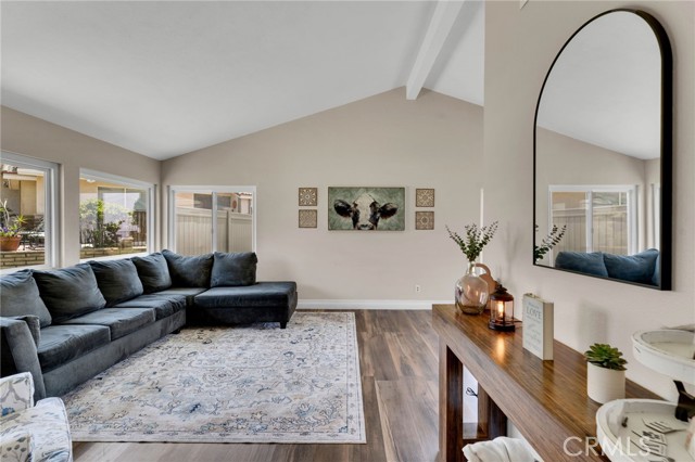 Detail Gallery Image 4 of 34 For 3074 Mountain Top, Highland,  CA 92346 - 4 Beds | 3 Baths