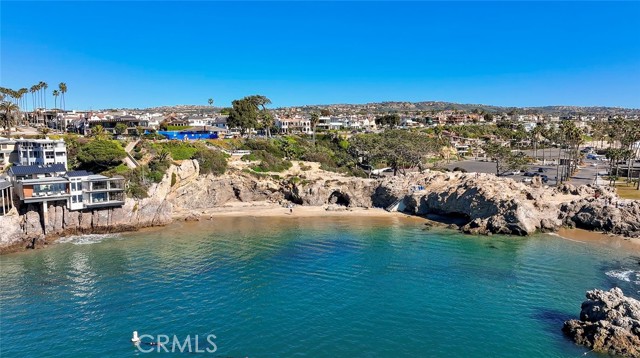 411 Goldenrod, Corona del Mar CA: https://media.crmls.org/medias/71d2dba5-4ae3-4c61-b6f2-bee7cd6d7e66.jpg