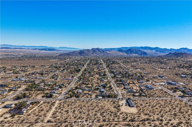 Detail Gallery Image 6 of 15 For 7442 Olympic Rd, Joshua Tree,  CA 92252 - – Beds | – Baths