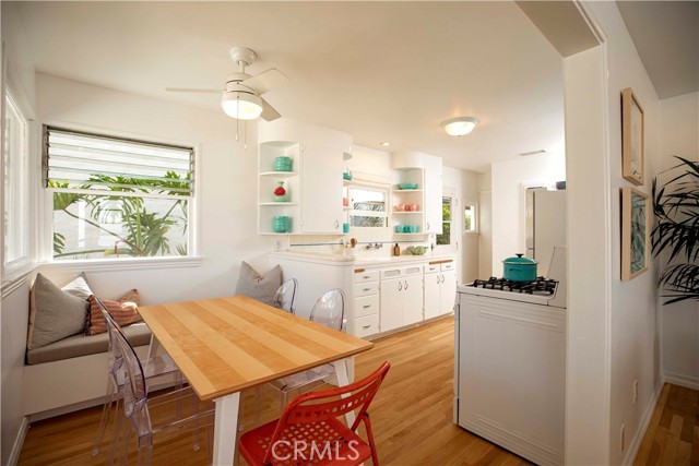 204 38th Street, Manhattan Beach, California 90266, 3 Bedrooms Bedrooms, ,2 BathroomsBathrooms,Residential,Sold,38th,SB22186761