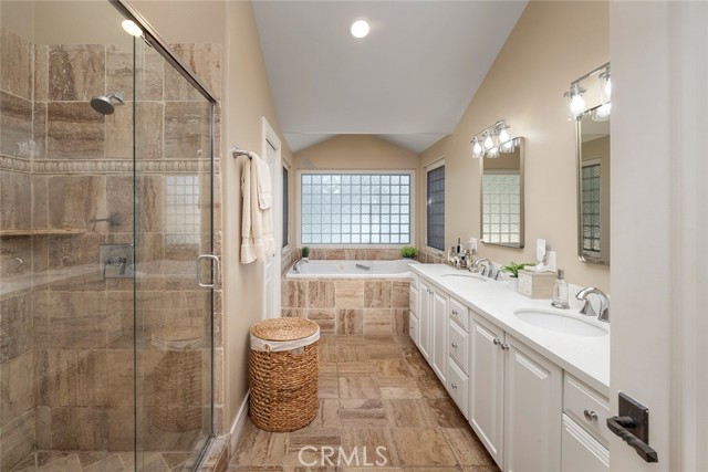 Detail Gallery Image 18 of 45 For 19151 Oriente Dr, Yorba Linda,  CA 92886 - 4 Beds | 4/1 Baths