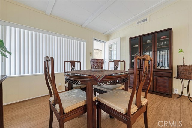 Detail Gallery Image 3 of 41 For 2550 Pacific Coast Hwy #42,  Torrance,  CA 90505 - 3 Beds | 2 Baths
