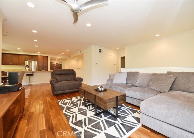 Detail Gallery Image 8 of 22 For 533 Rockefeller, Irvine,  CA 92612 - 2 Beds | 2 Baths